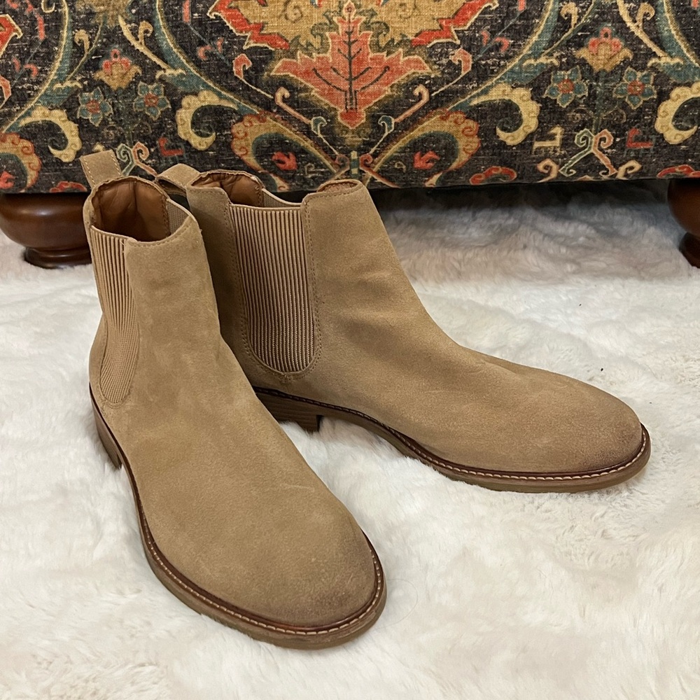 Clarks Women's Cologne Arlo 2 Sand Suede Pull On Boots. Size 12.